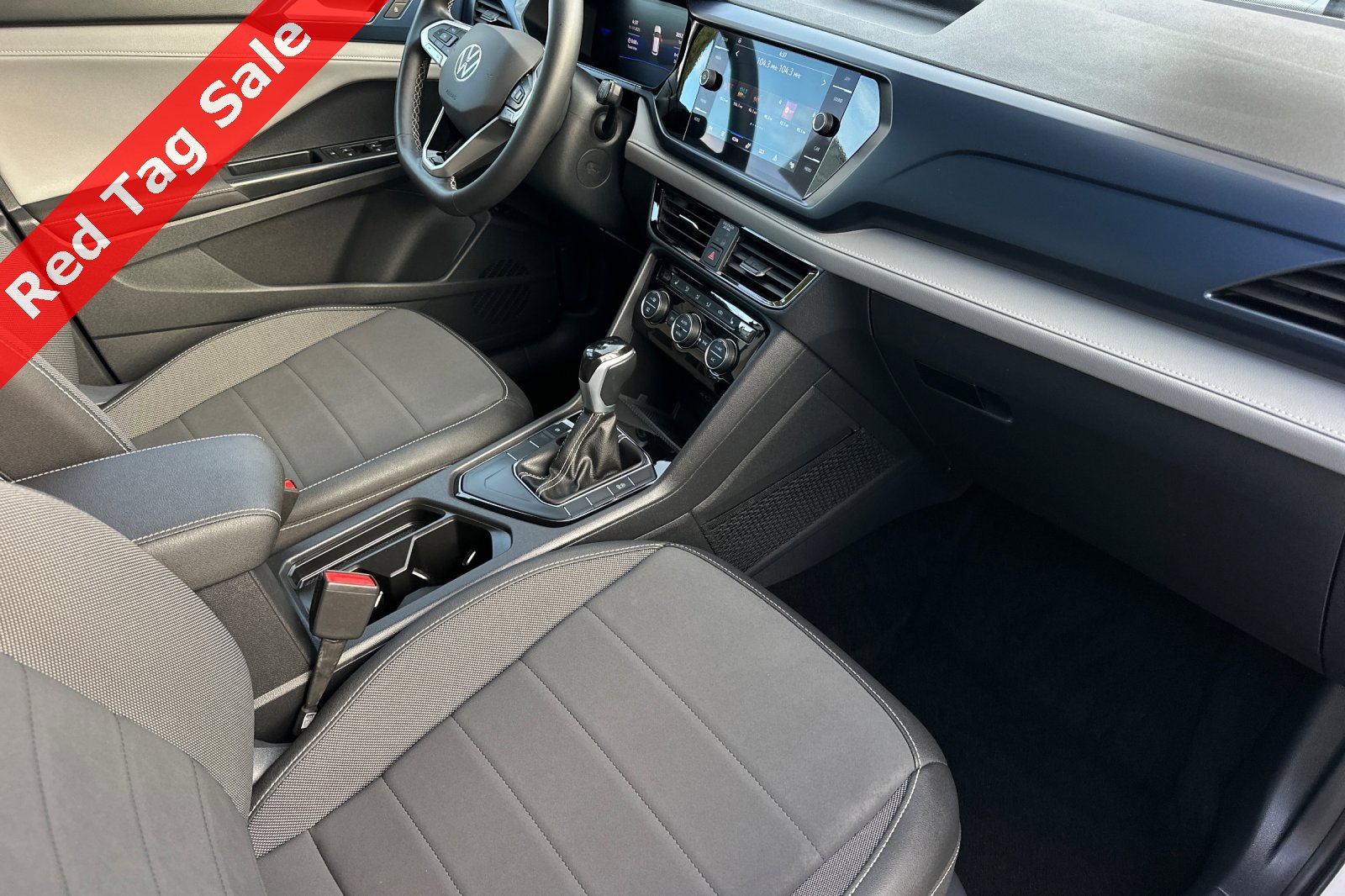 Certified 2024 Volkswagen Taos SE image 17