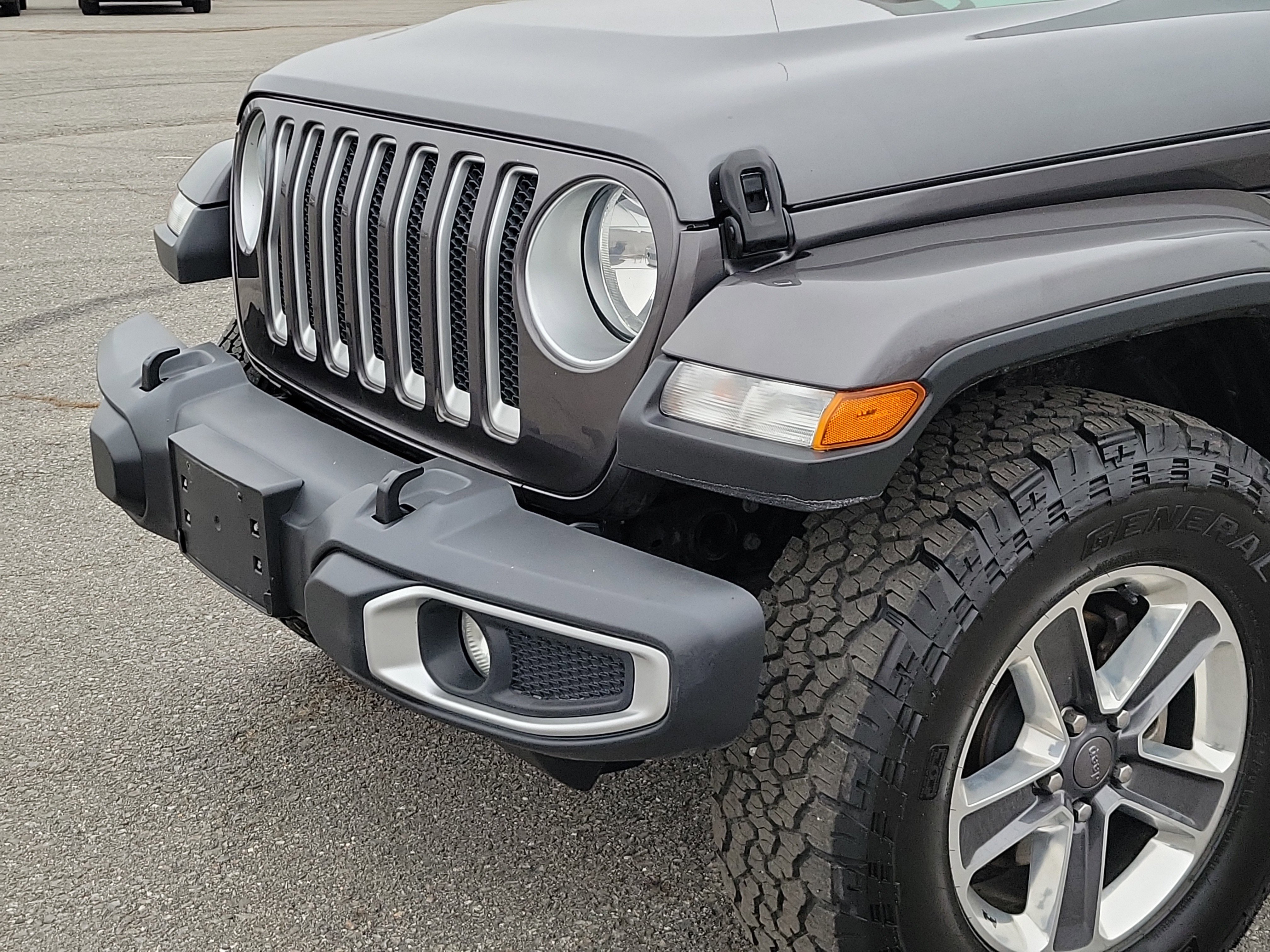 Used 2018 Jeep Wrangler Unlimited Sahara image 9