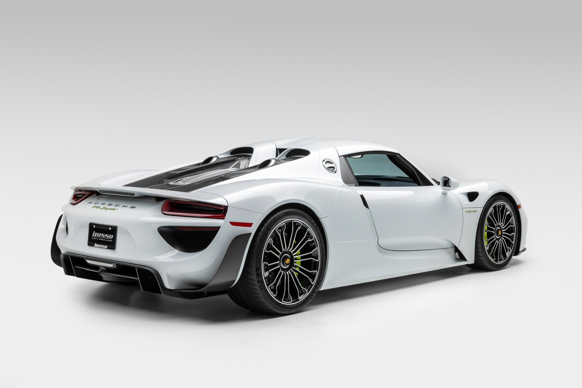 Used 2015 Porsche 918 Spyder AWD/4WD image 2