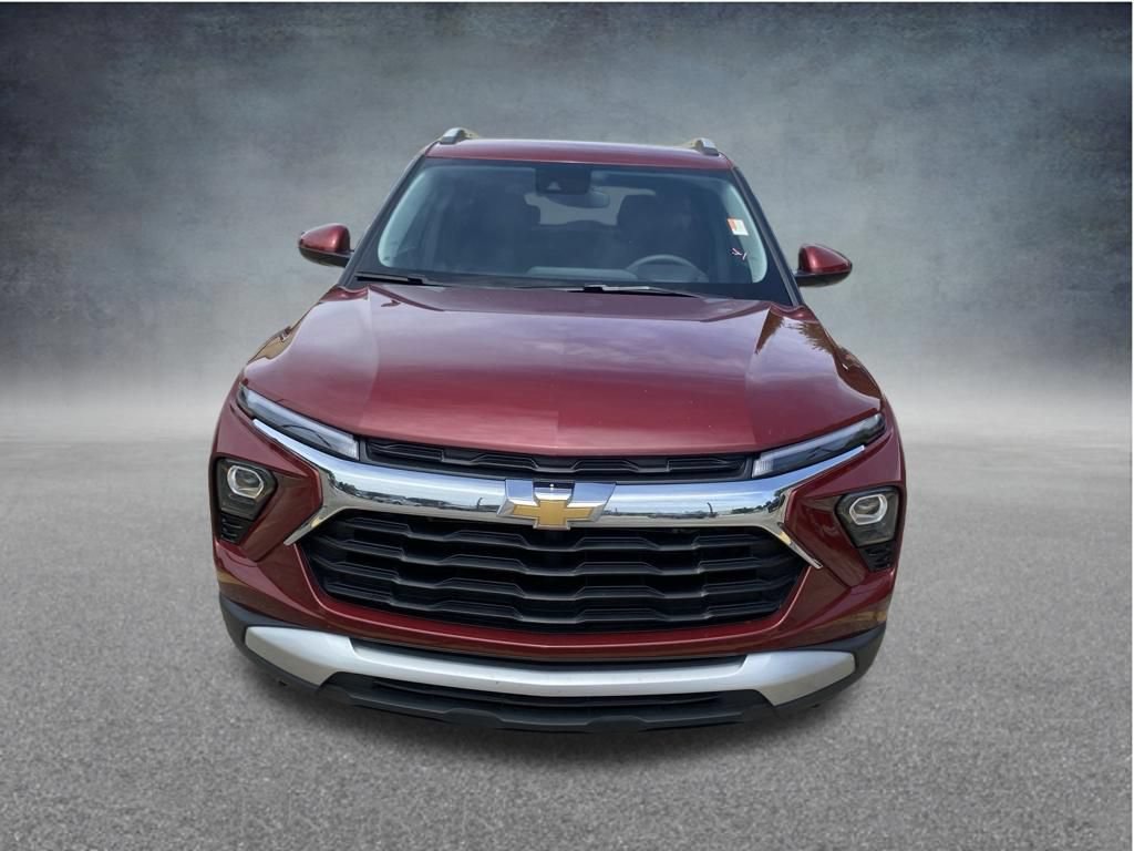 Used 2025 Chevrolet TrailBlazer LT FWD image 2