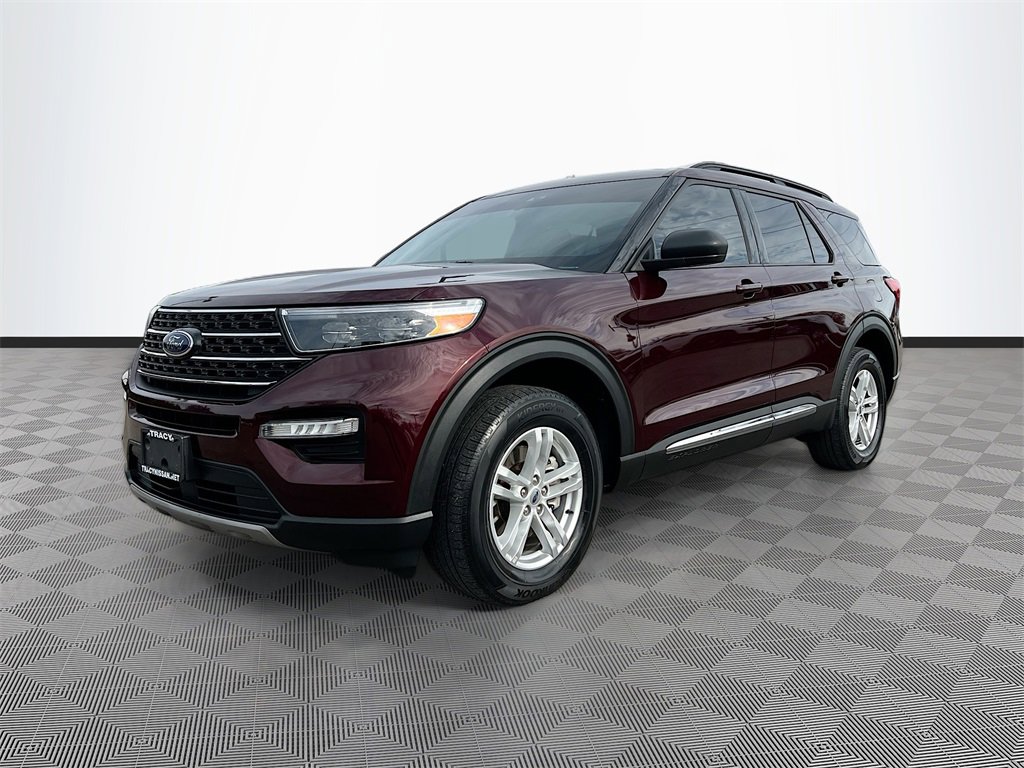 Used 2022 Ford Explorer XLT w/ Equipment Group 202A image 3