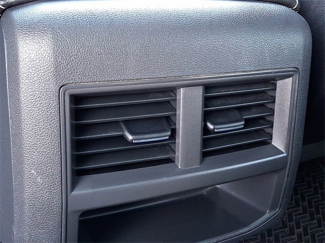 Certified 2022 Volkswagen Atlas Cross Sport SE image 11