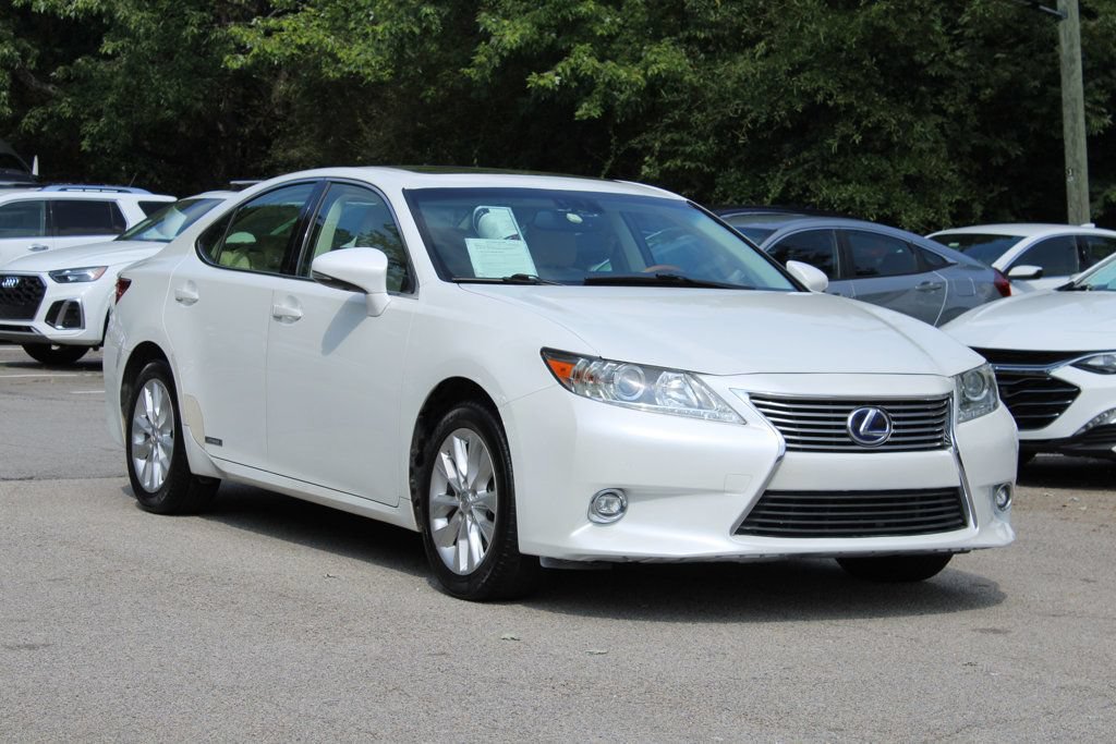 Used 2014 Lexus ES 300h w/ Luxury Package w/Bamboo Trim