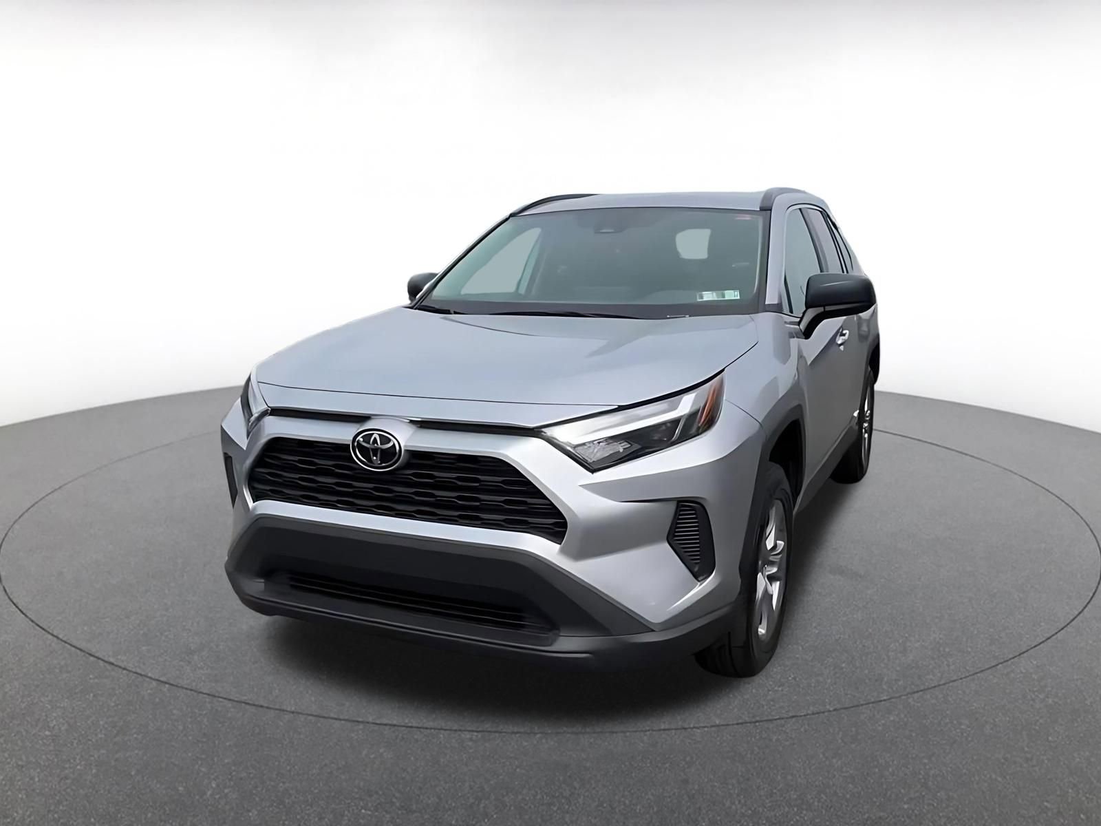 Used 2025 Toyota RAV4 LE image 7