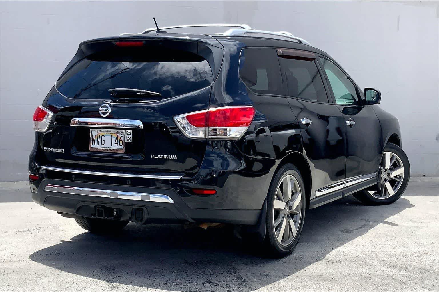 Used 2015 Nissan Pathfinder Platinum w/ Family Entertainment Package FWD image 22