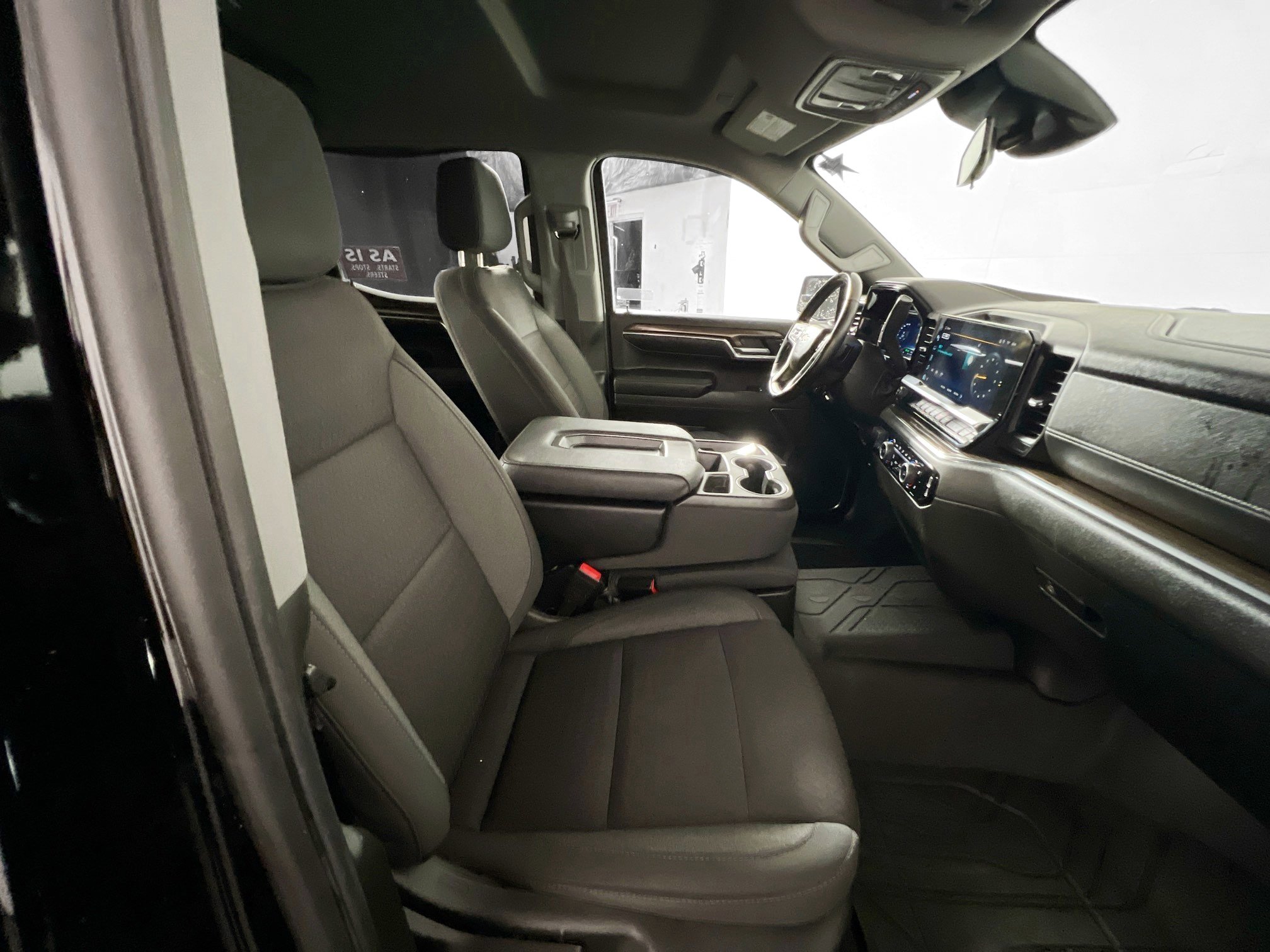 Used 2023 Chevrolet Silverado 1500 LT w/ Protection Package image 31