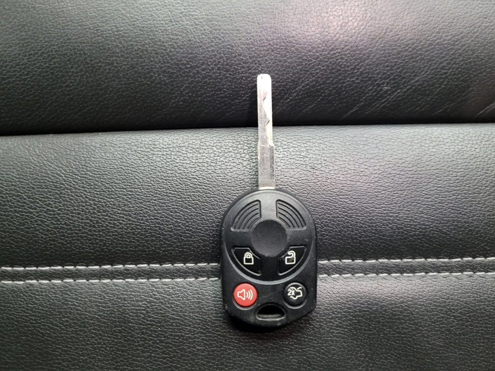 Used 2018 Ford Escape SEL w/ Ford Safe & Smart Package image 32