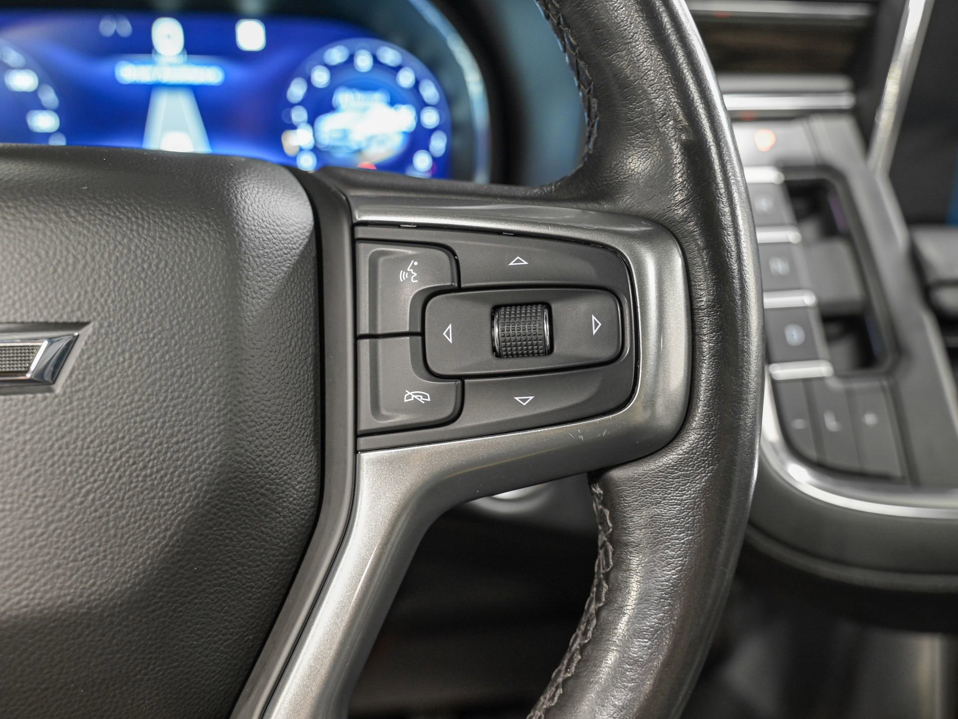 Used 2022 Chevrolet Tahoe Z71 w/ Luxury Package AWD/4WD image 20