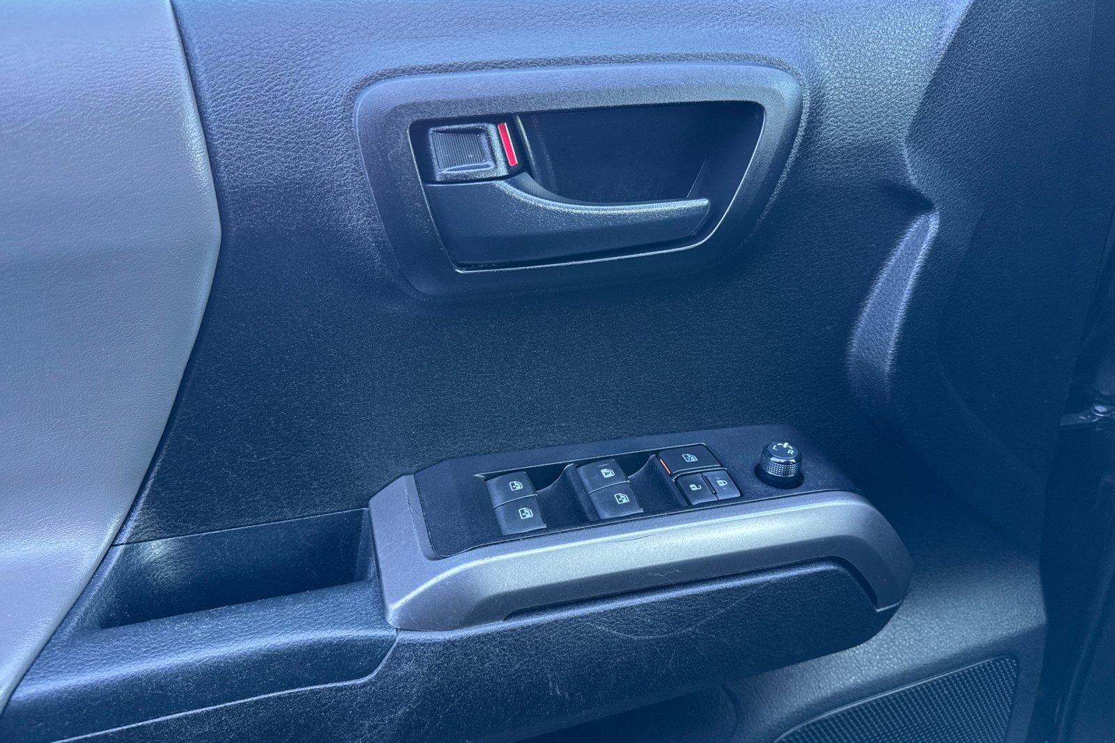 Certified 2021 Toyota Tacoma SR5 image 17