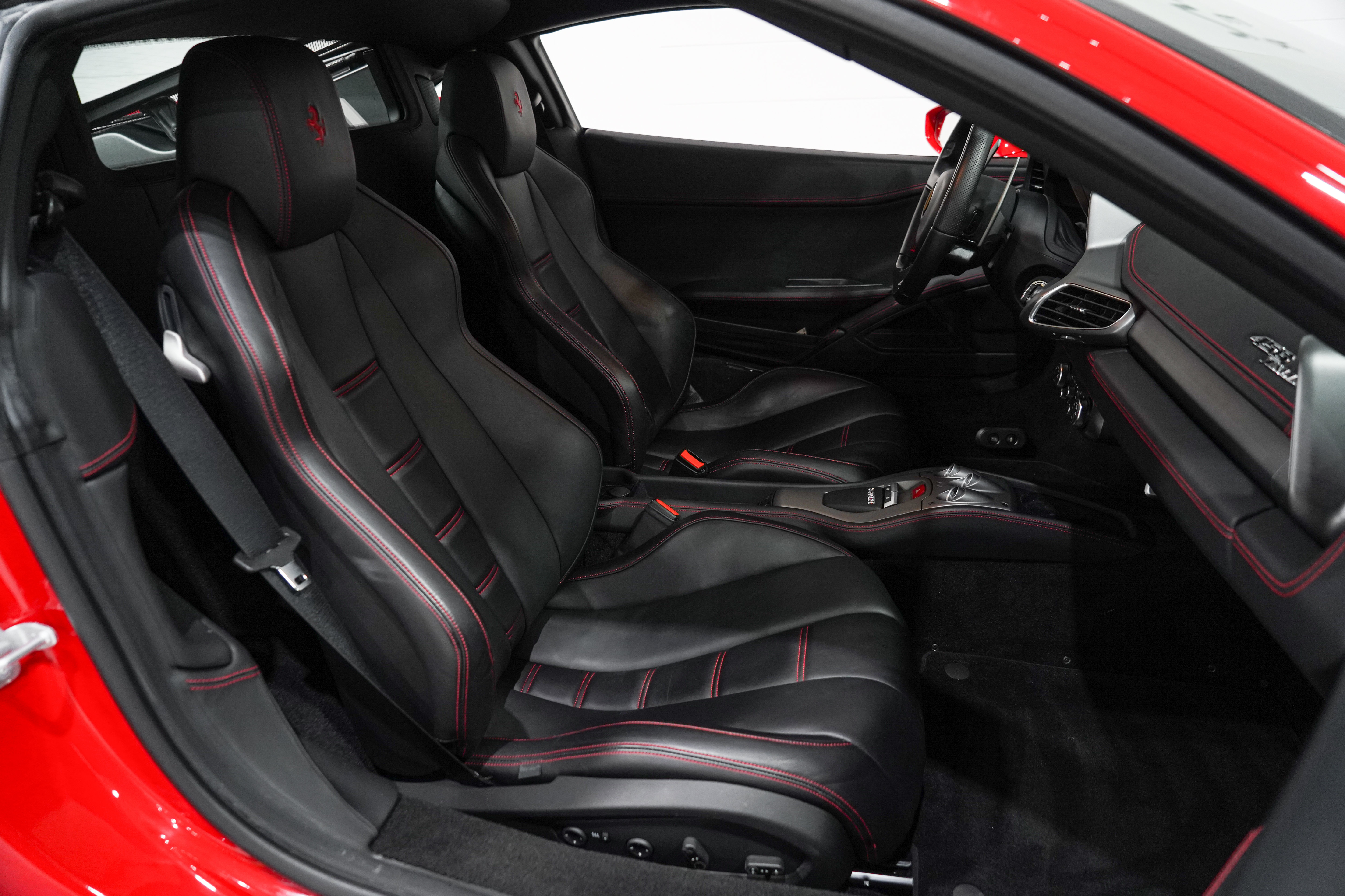 Used 2014 Ferrari 458 Italia Coupe RWD image 15