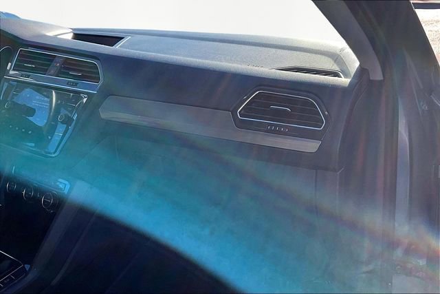 Used 2019 Volkswagen Tiguan SE w/ Panoramic Sunroof Package image 18