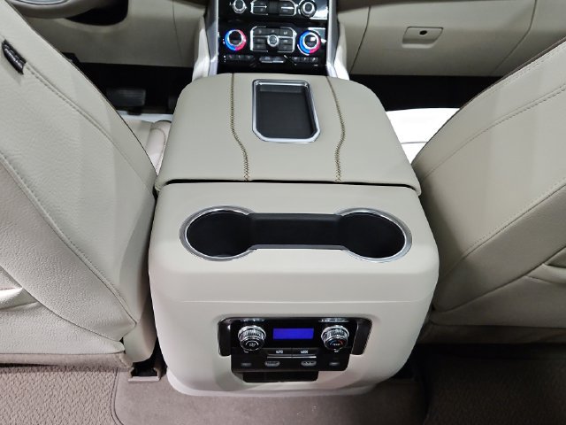 Used 2024 GMC Yukon Denali w/ Advanced Technology Package AWD/4WD image 24