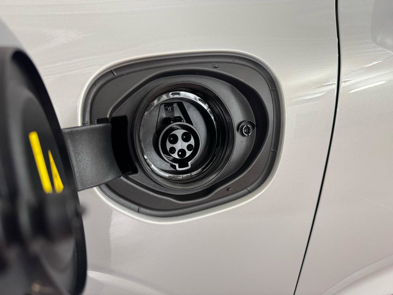 Used 2023 Volvo XC60 T8 Plus w/ Climate Package image 11