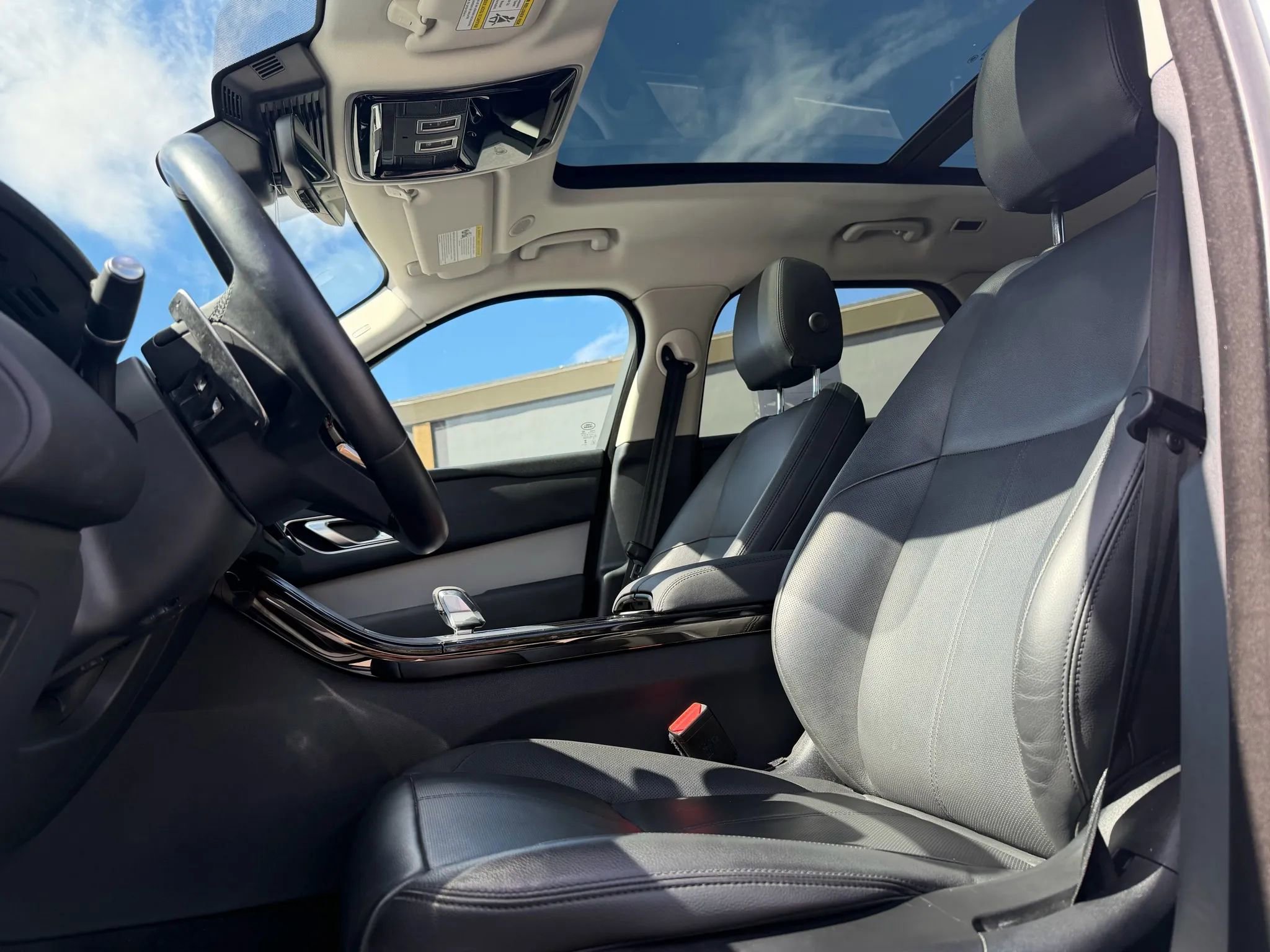 Used 2024 Land Rover Range Rover Velar S image 10