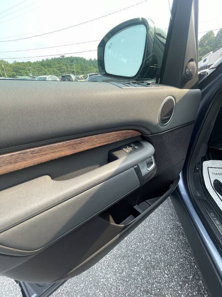 Used 2019 Land Rover Discovery HSE AWD/4WD image 14