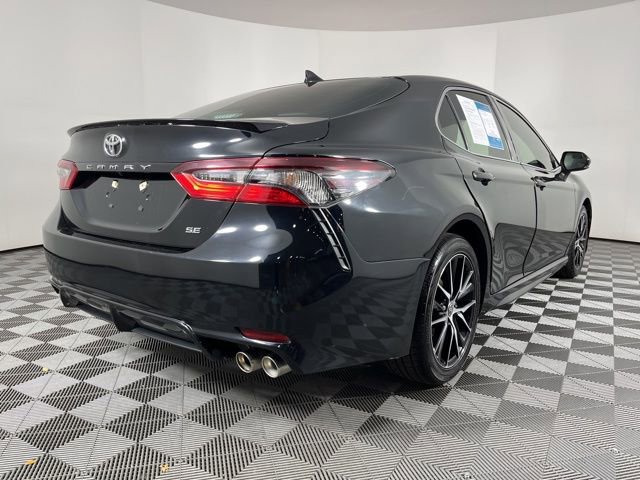 Used 2023 Toyota Camry SE image 12