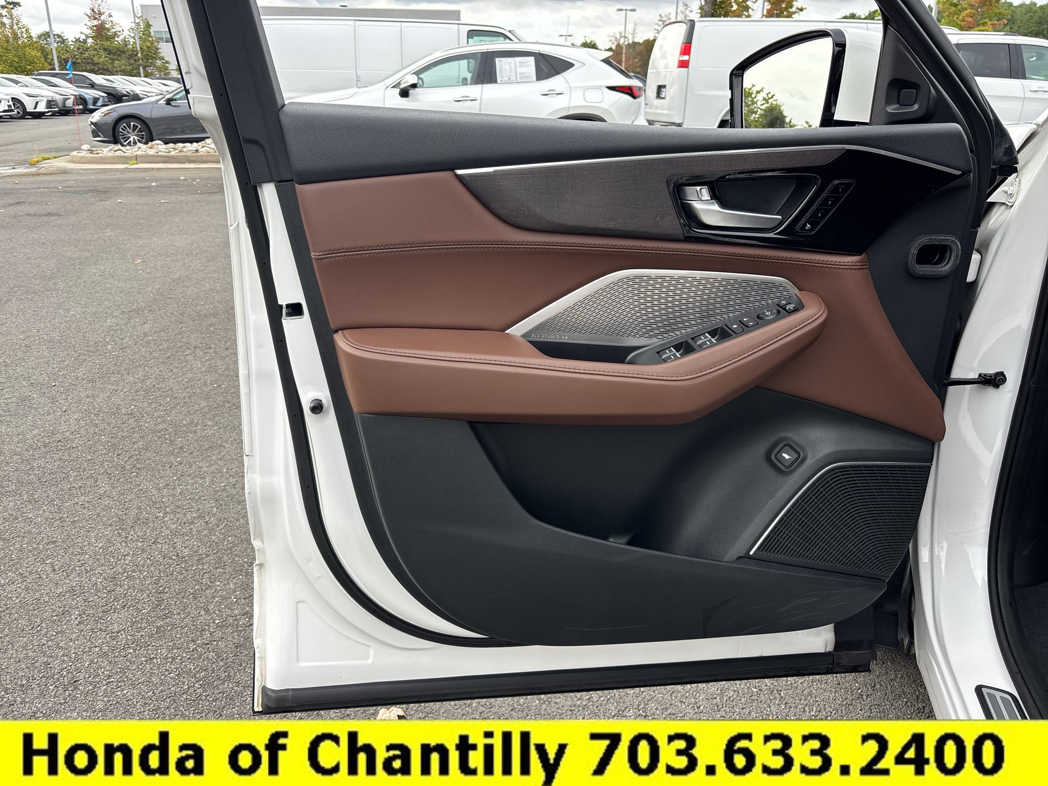Used 2023 Acura MDX w/ Advance Package AWD/4WD image 24