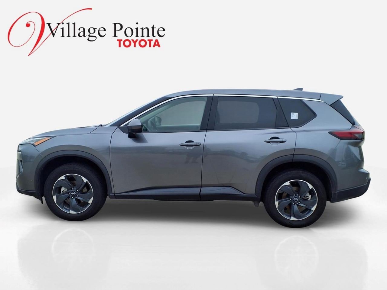 Used 2024 Nissan Rogue SV AWD/4WD image 2