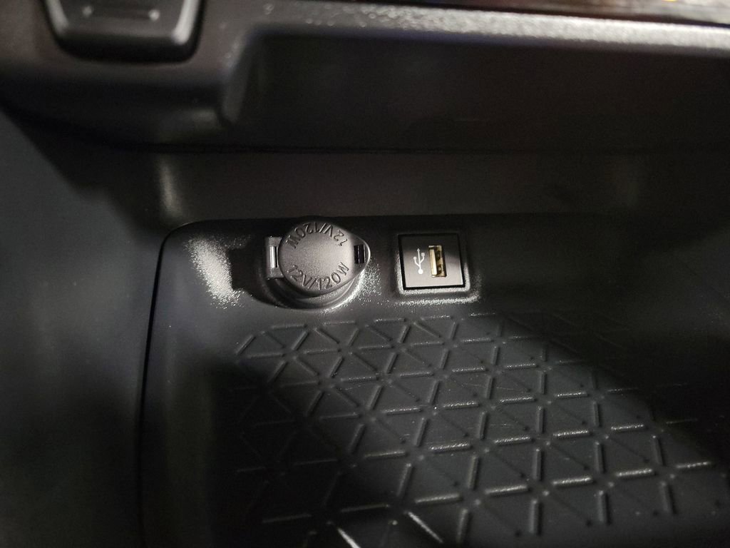 Used 2025 Toyota RAV4 XLE image 16