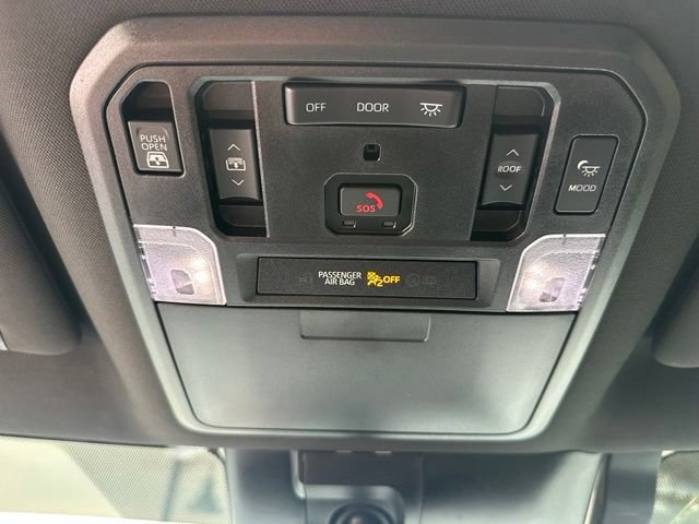 Used 2025 Toyota Tundra Platinum w/ TRD Off-Road Package AWD/4WD image 31