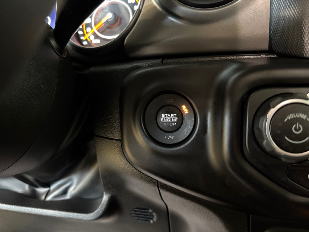 Used 2022 Jeep Wrangler Sport AWD/4WD image 29