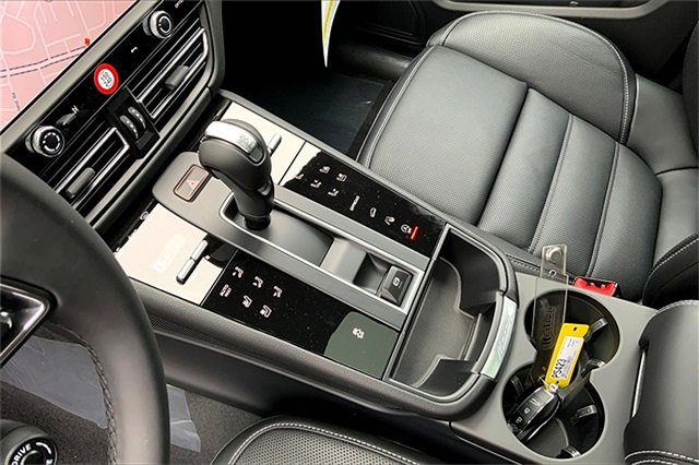 New 2025 Porsche Macan image 36