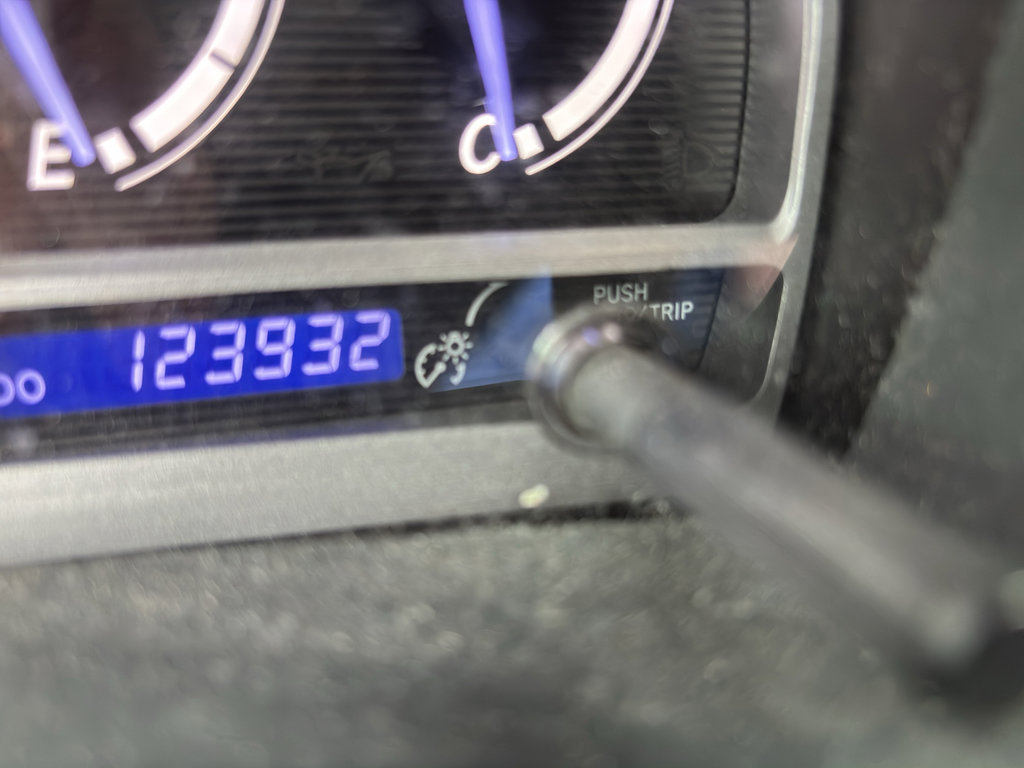 Used 2014 Toyota Venza LE w/ LE Convenience Package image 11