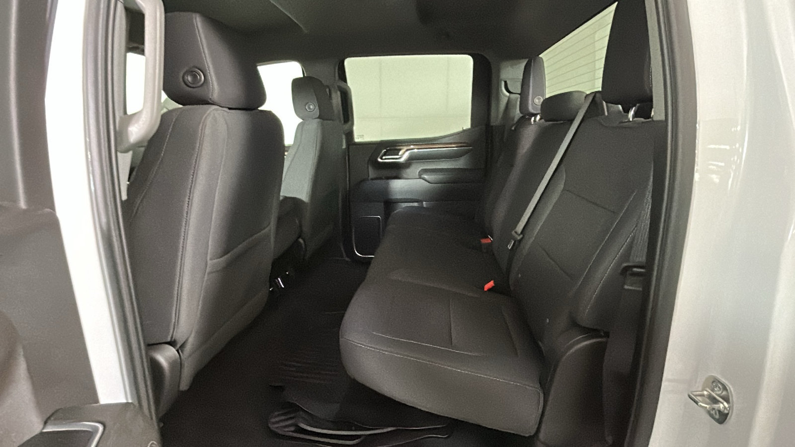 Used 2024 Chevrolet Silverado 1500 LT AWD/4WD image 33