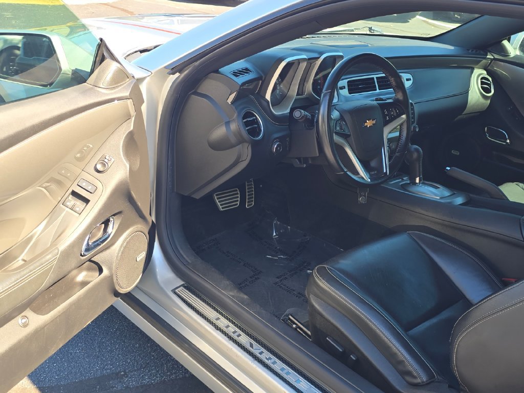 Used 2015 Chevrolet Camaro SS w/ RS Package RWD image 9