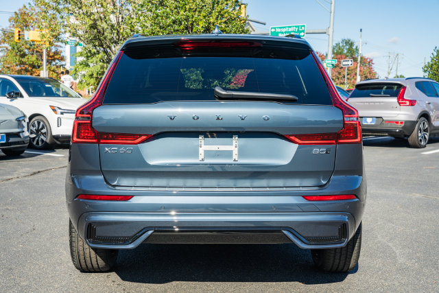 New 2027 Volvo XC60 B5 Plus AWD/4WD image 6