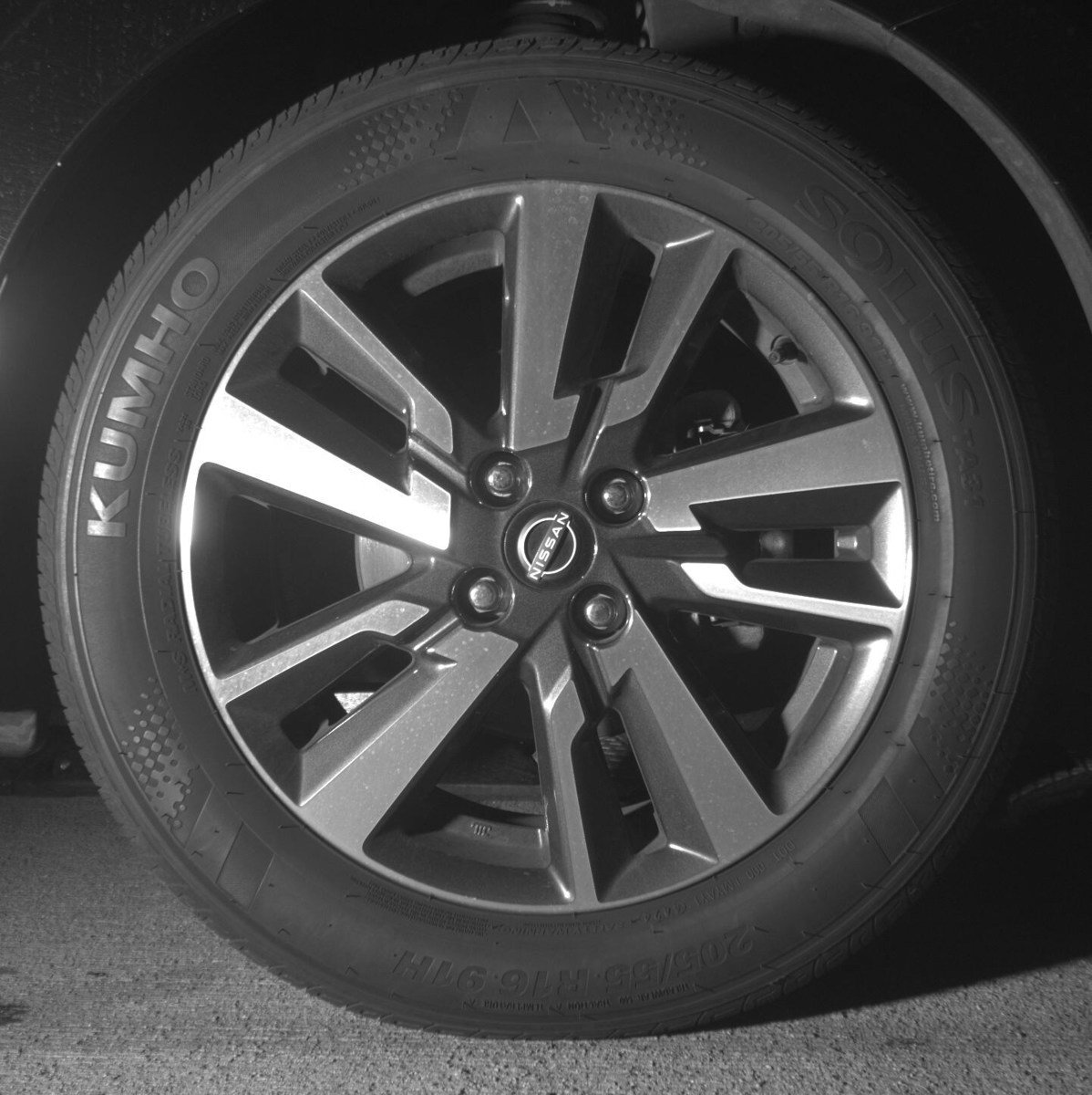 Used 2025 Nissan Versa SV image 10