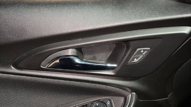 Used 2019 Chevrolet Malibu LT image 9