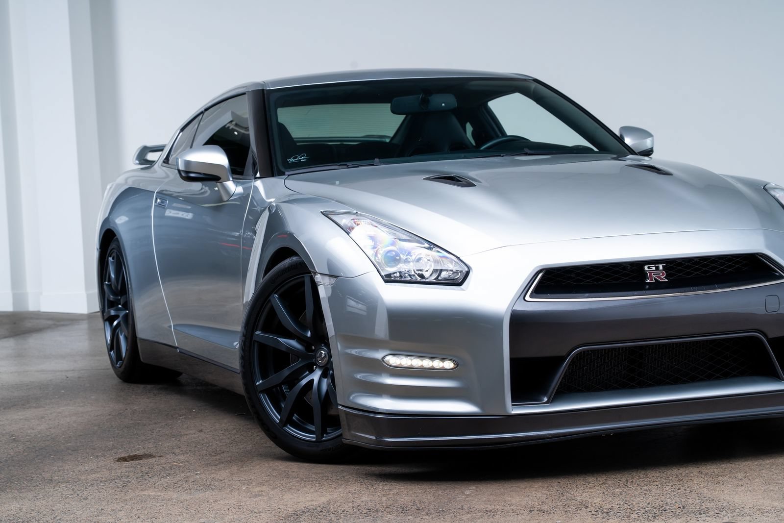 Used 2014 Nissan GT-R Premium AWD/4WD image 8