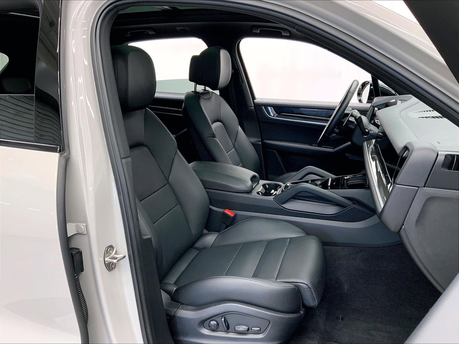 Certified 2024 Porsche Cayenne S AWD/4WD image 19