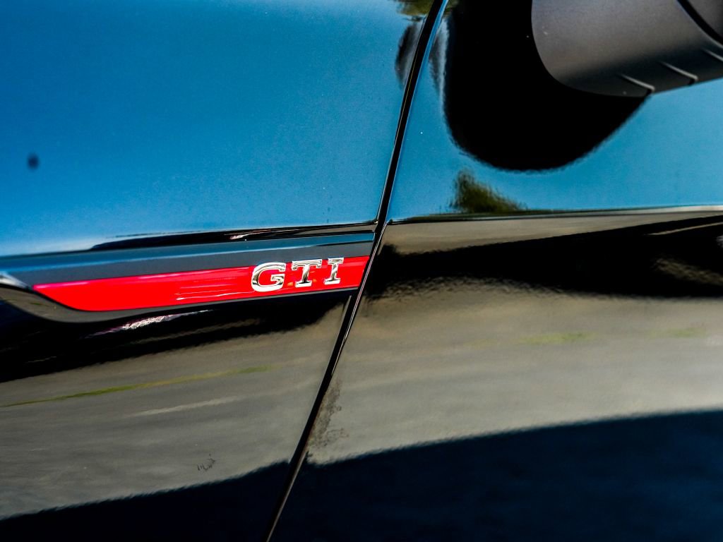 Used 2024 Volkswagen GTI SE w/ SE Leather Seats Package image 5