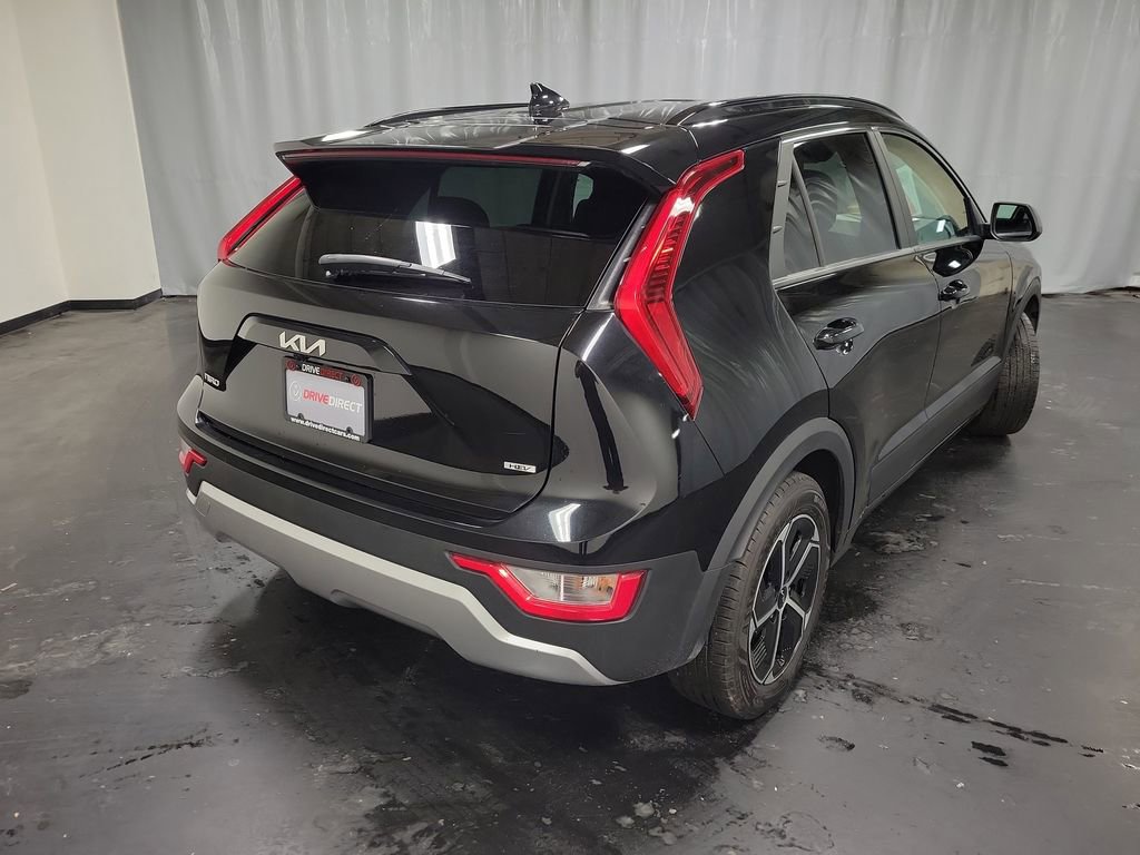 Used 2024 Kia Niro LX image 8