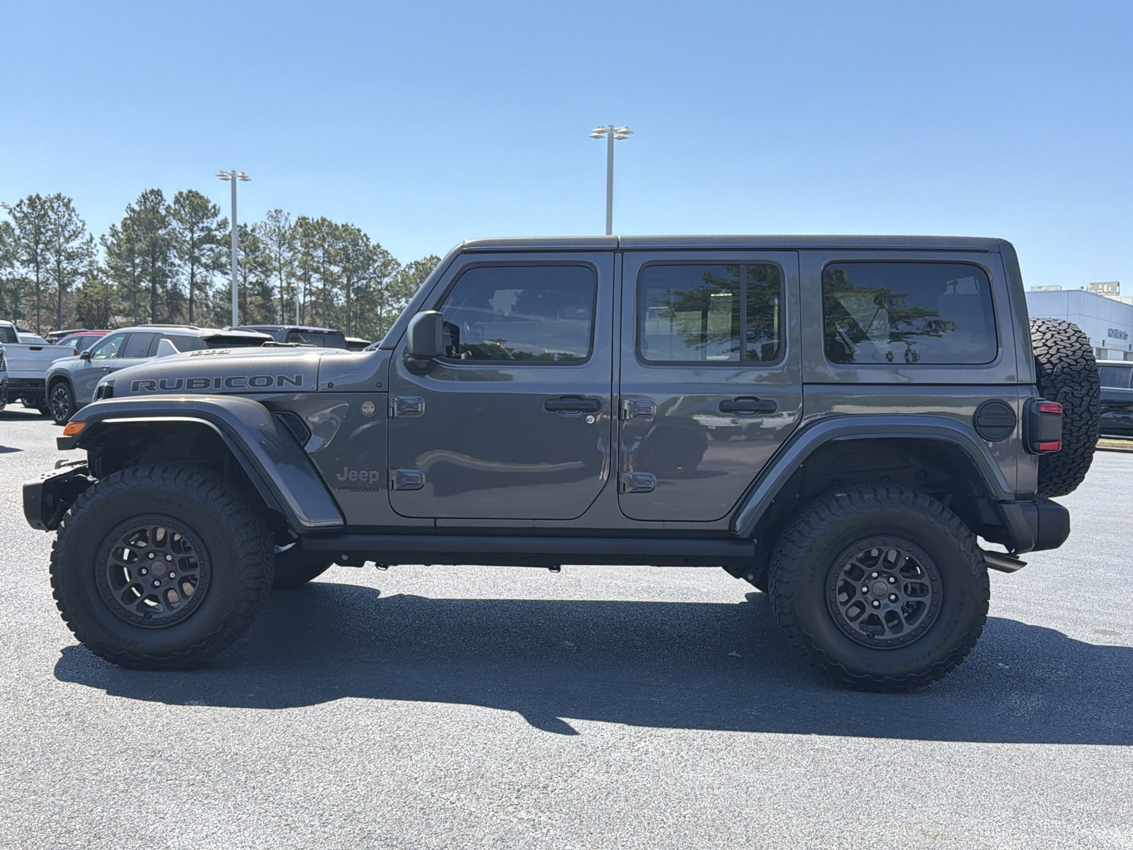 Used 2022 Jeep Wrangler Unlimited Rubicon w/ Xtreme Recon 35" Tire Package image 10