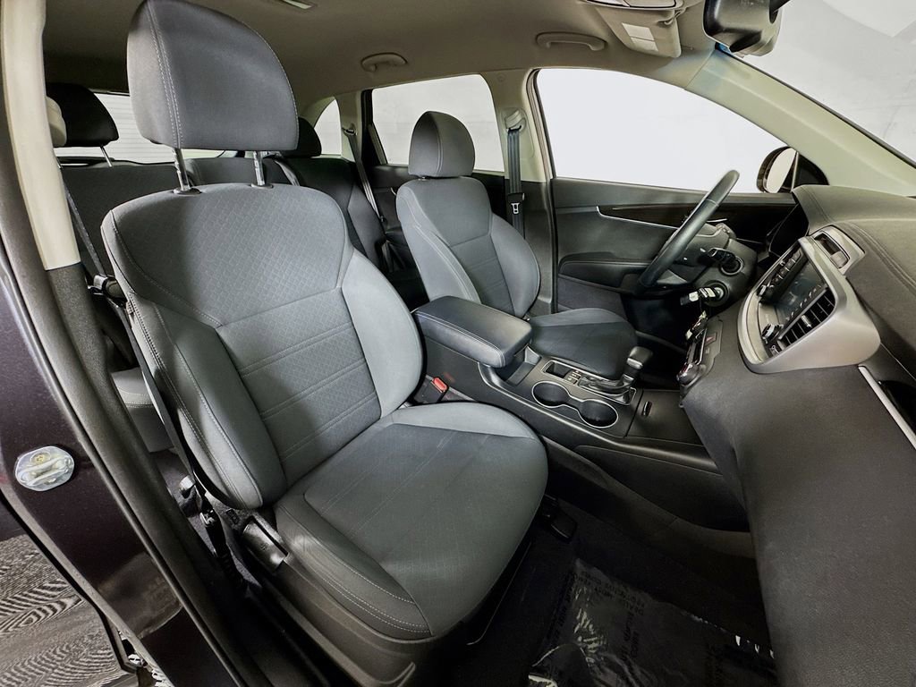 Used 2019 Kia Sorento LX w/ LX Convenience Package image 27