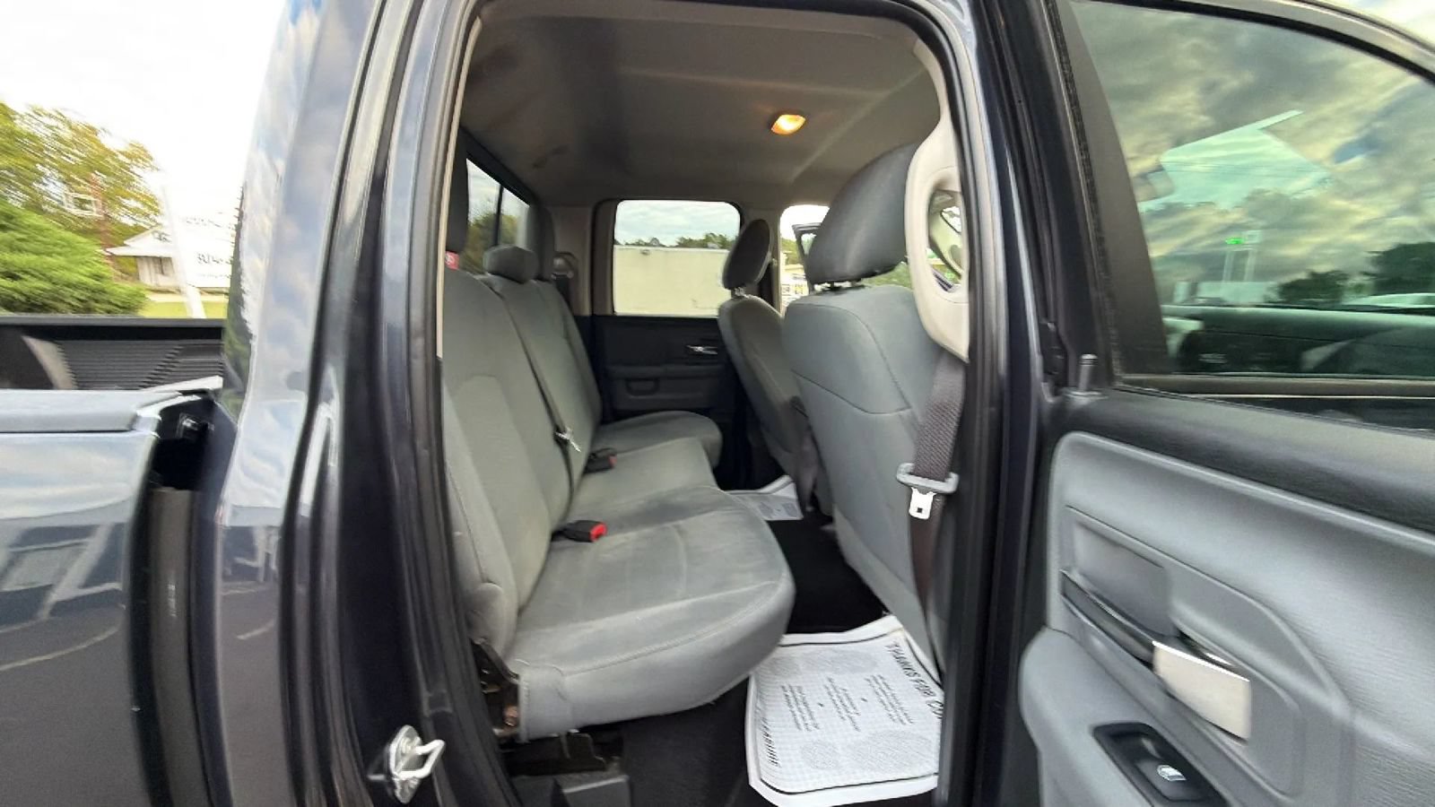 Used 2018 RAM 1500 Classic SLT AWD/4WD image 41