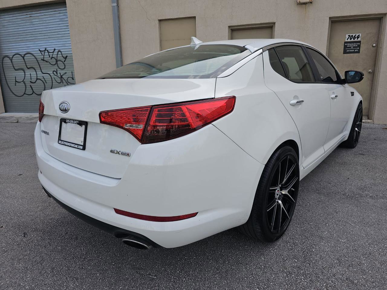 Used 2012 Kia Optima EX FWD image 16