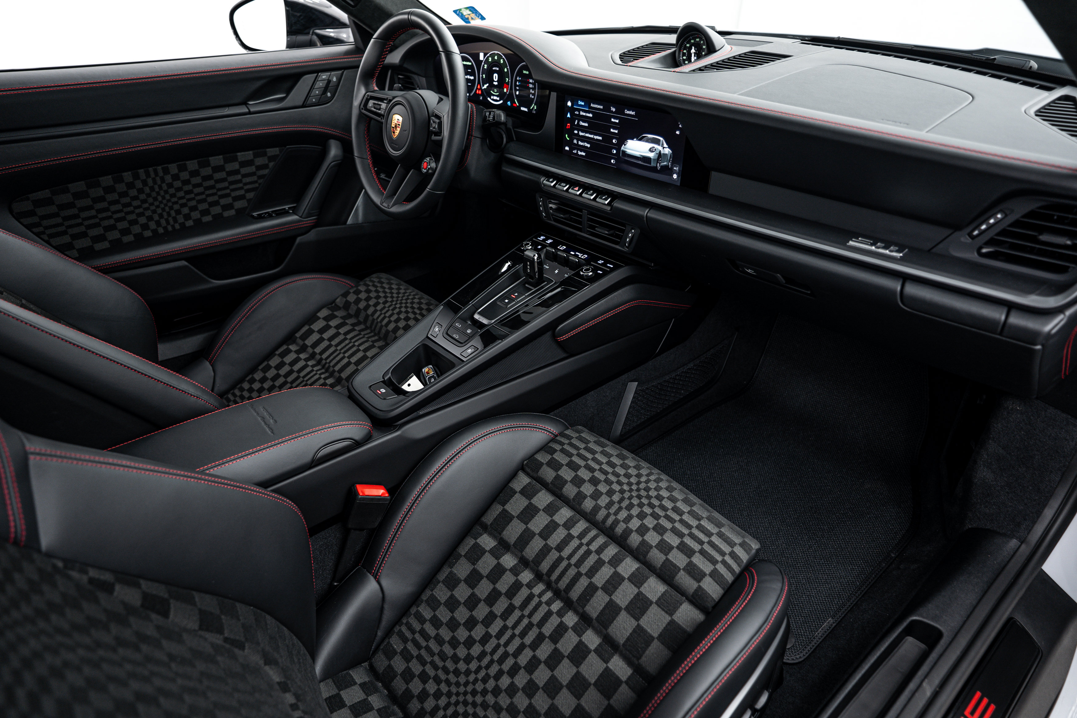 New 2026 Porsche 911 Carrera 4 GTS AWD/4WD image 15