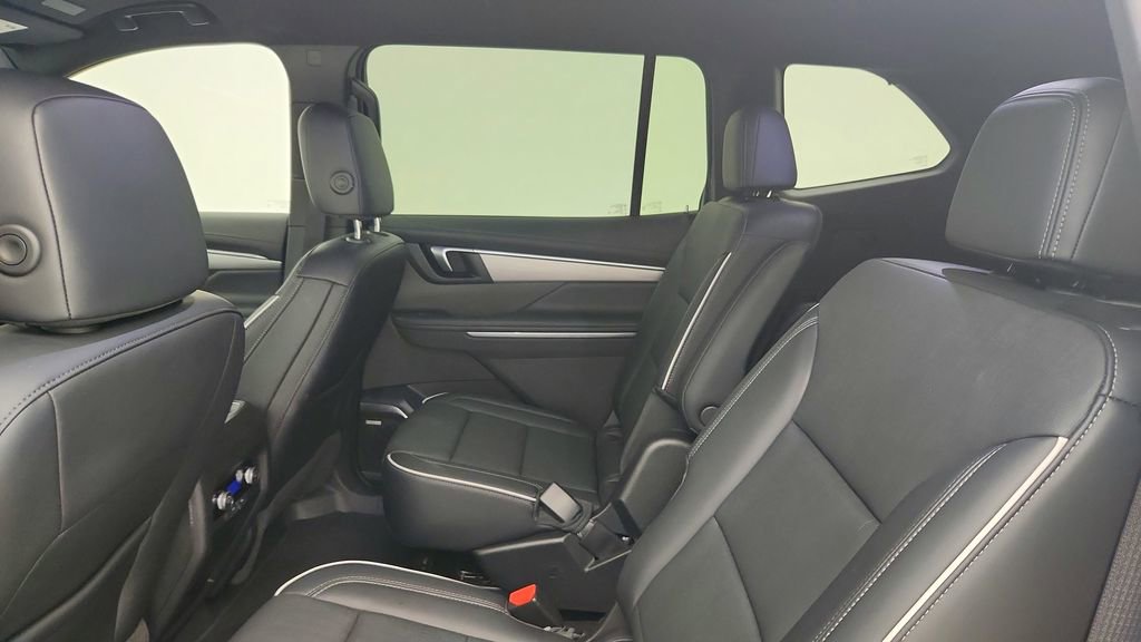 Certified 2025 Buick Enclave Preferred image 21