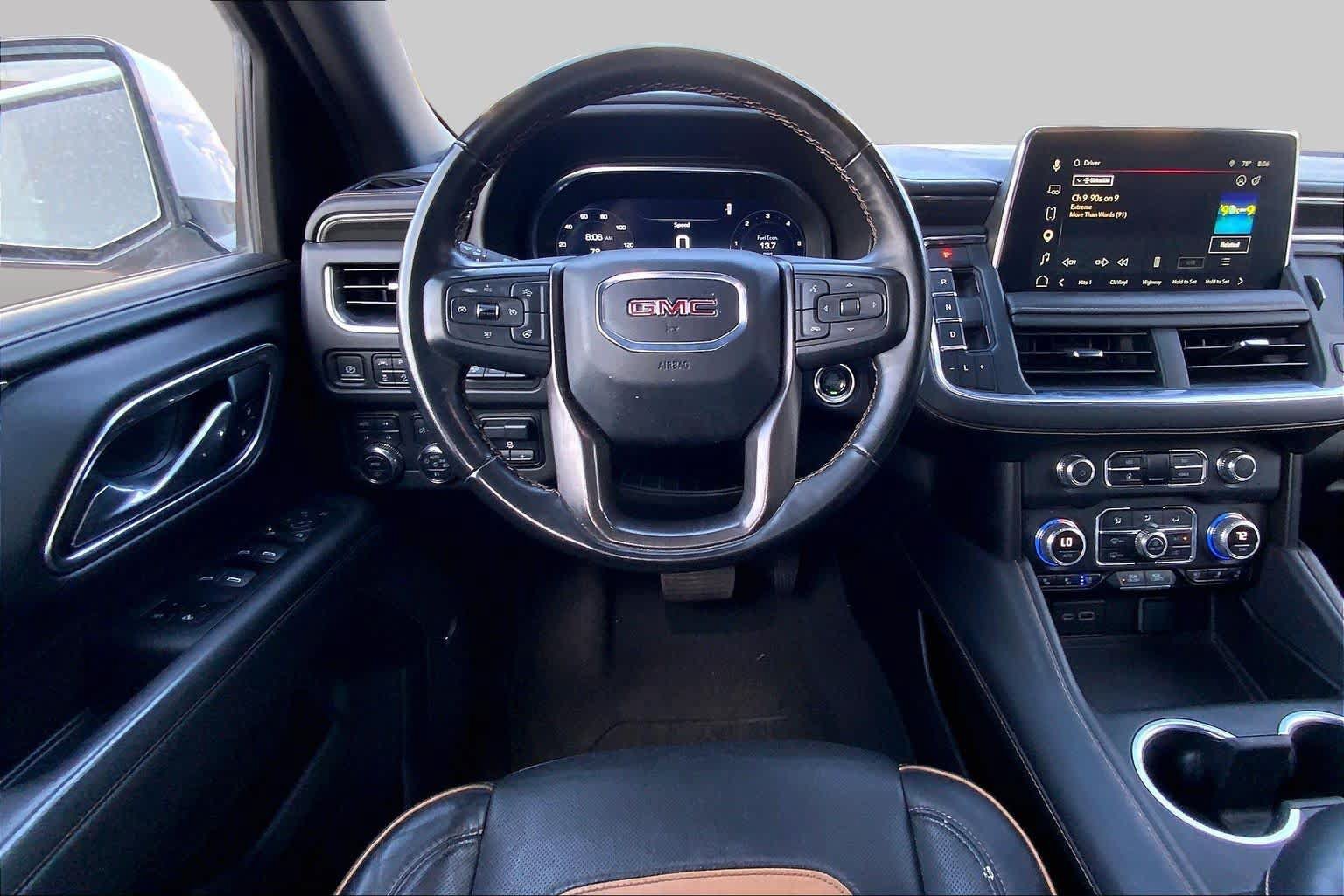 Used 2024 GMC Yukon XL AT4 w/ AT4 Premium Plus Package AWD/4WD image 11