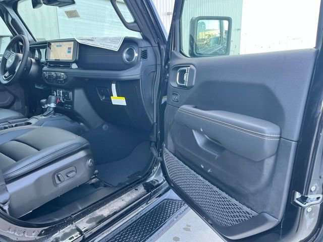 New 2025 Jeep Gladiator High Tide image 21