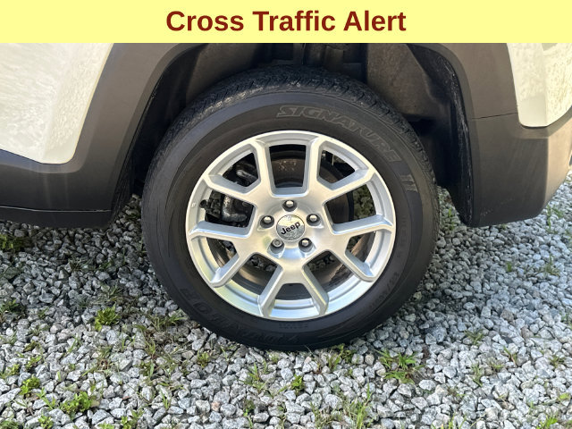 Used 2022 Jeep Renegade Latitude AWD/4WD image 9