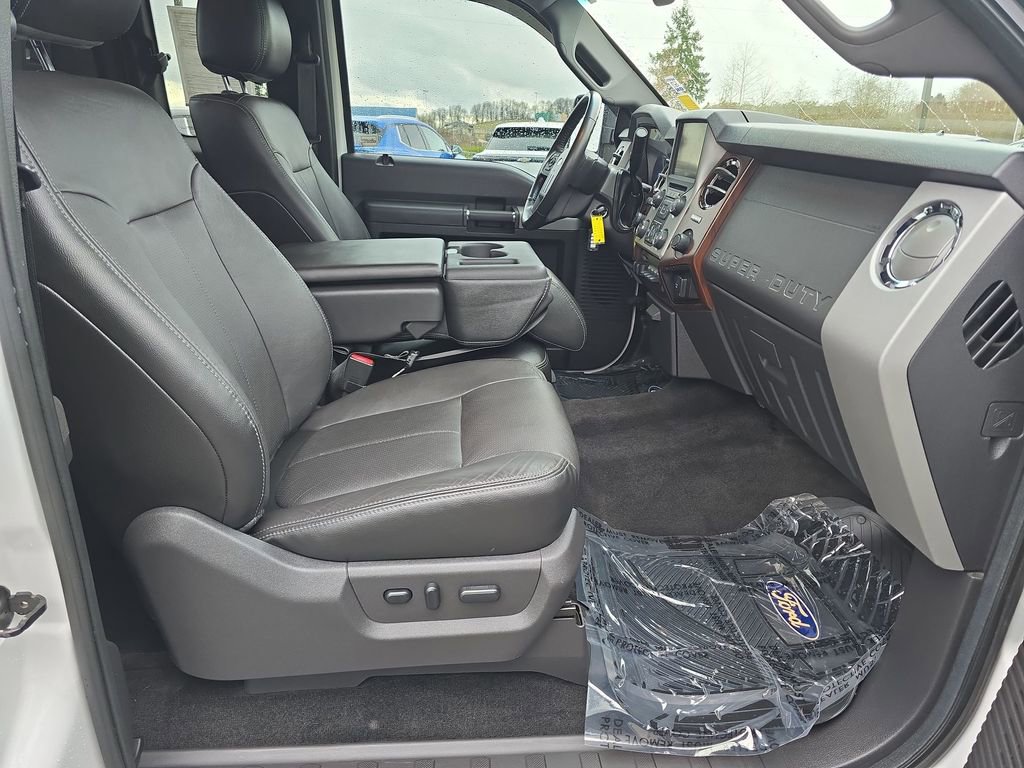 Used 2015 Ford F250 Lariat w/ Camper Package image 29