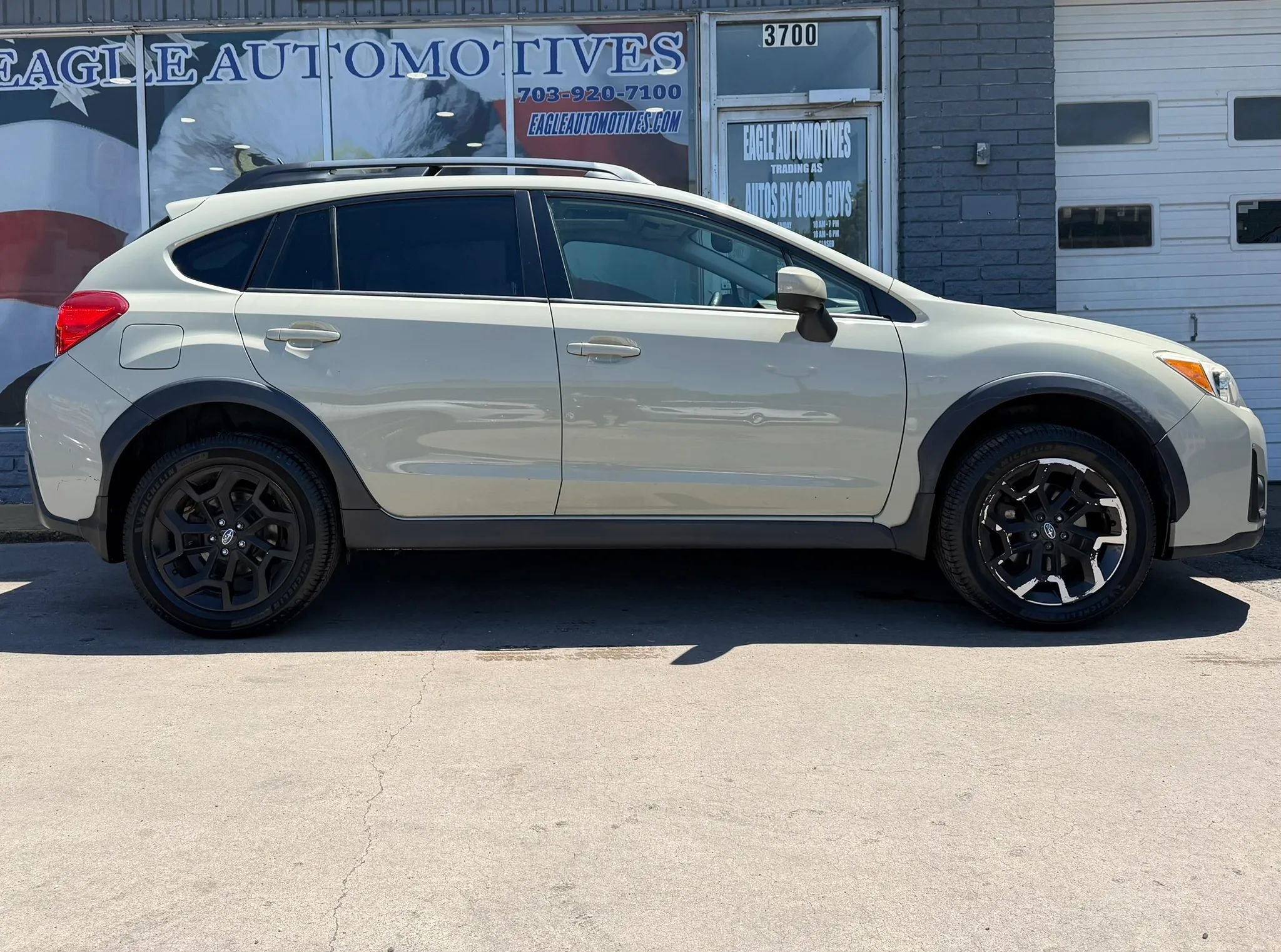 Used 2016 Subaru Crosstrek 2.0i Premium w/ Moonroof Package AWD/4WD image 2