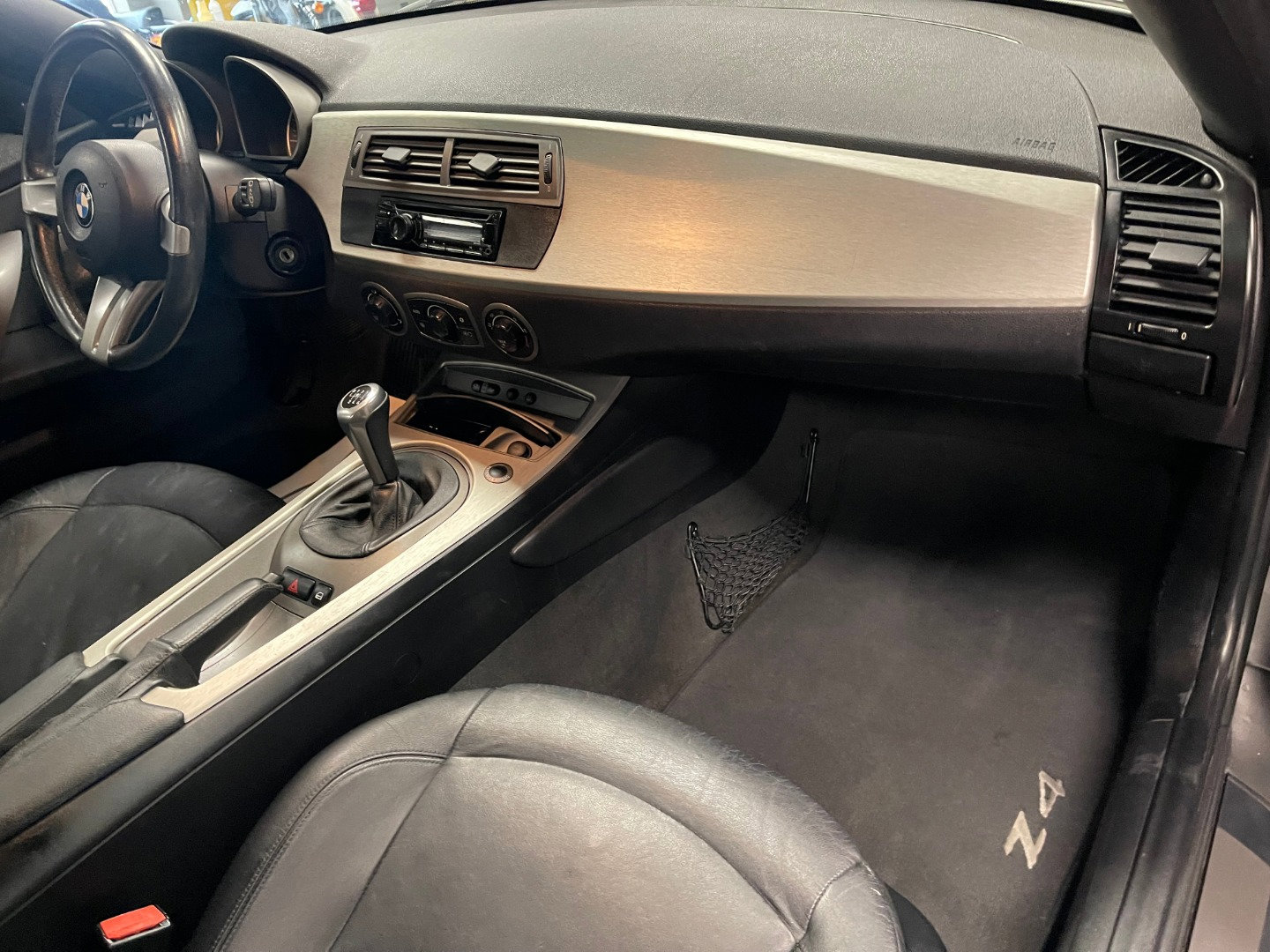 Used 2003 BMW Z4 3.0i image 12