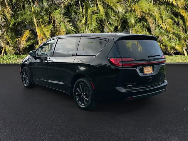 Used 2024 Chrysler Pacifica Select image 7