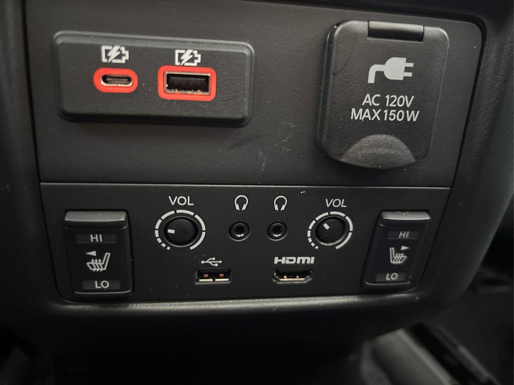 Used 2019 Nissan Pathfinder Platinum image 39